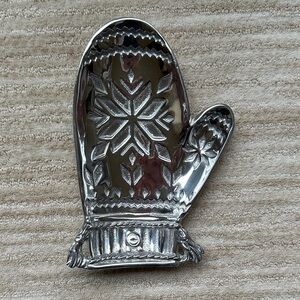 Mariposa Mitten Dish Brillante Cast Aluminum Serving Dish Candy Dish Trinket